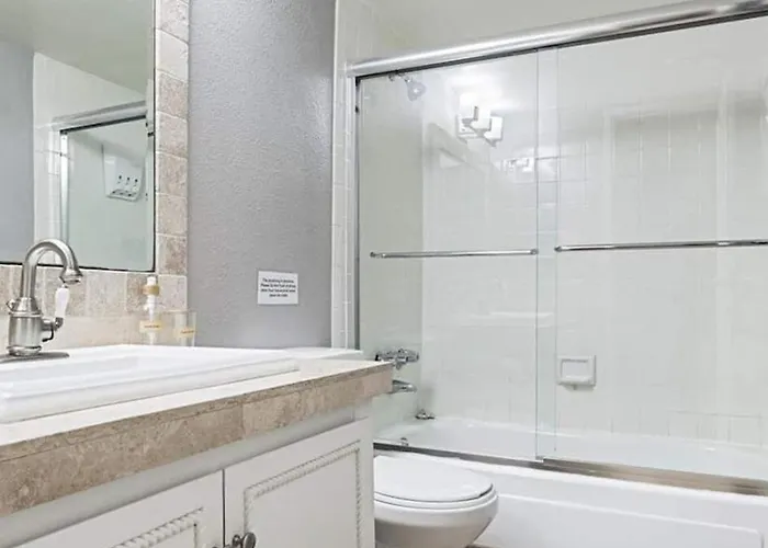 Ferienhaus Beautiful 2-bdrm 2-bath In Old Town