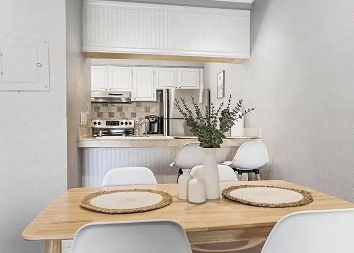 Beautiful 2-bdrm 2-bath In Old Town Scottsdale